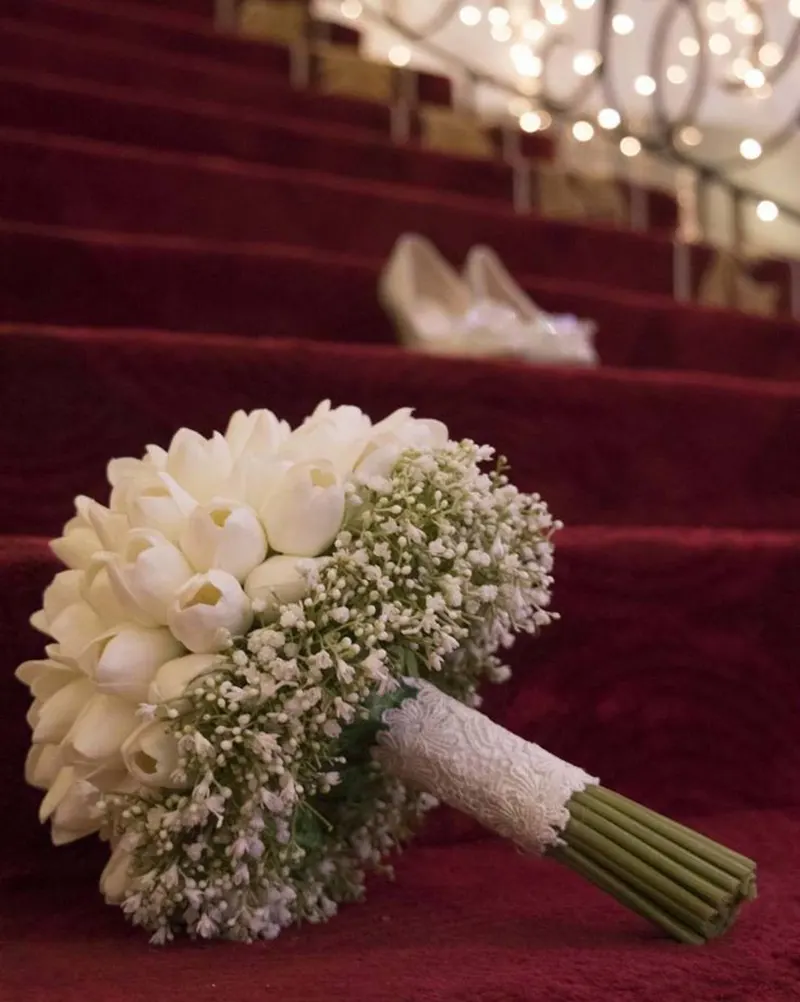دسته گل لاله برای عروس