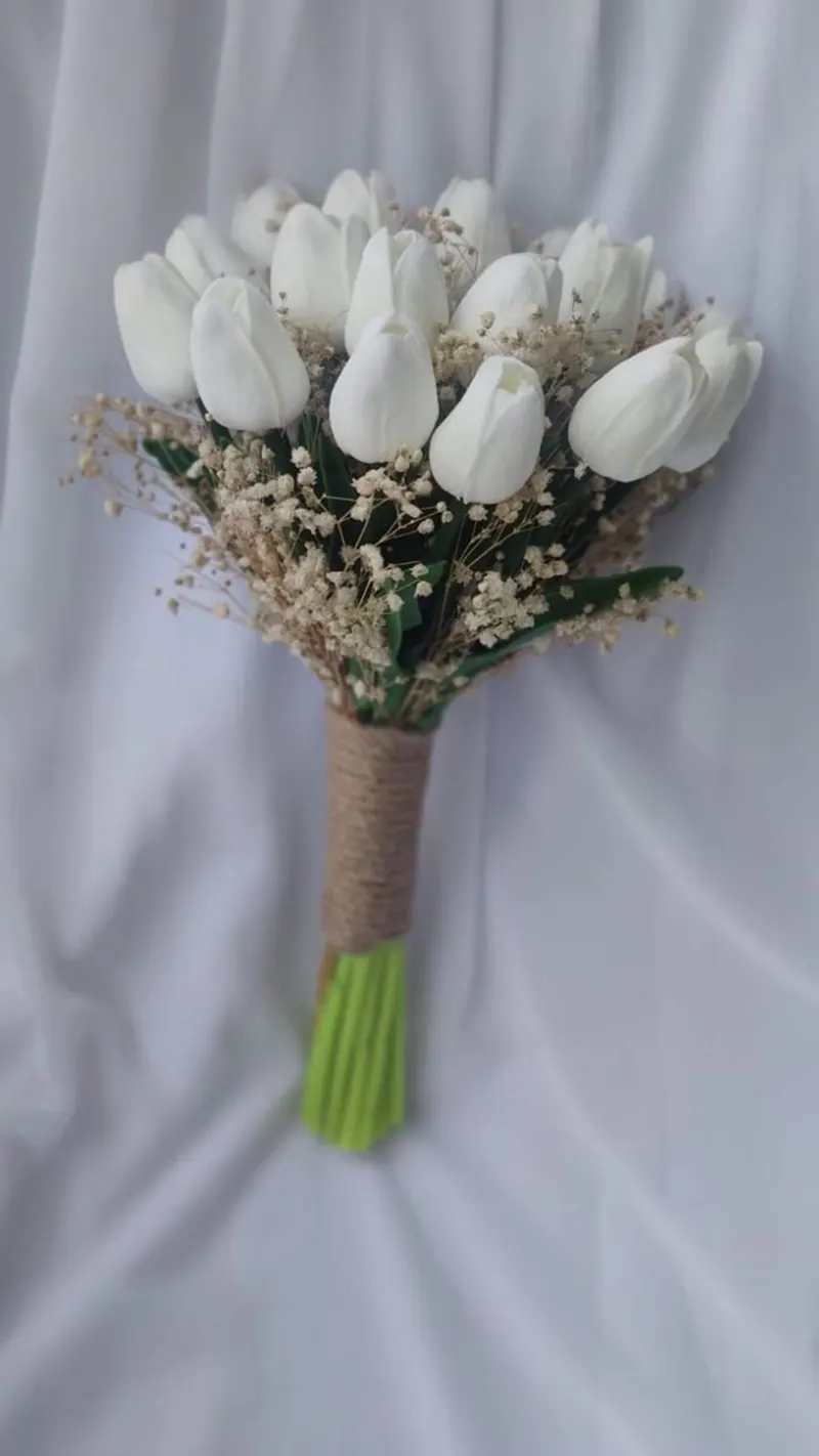 دسته گل لاله برای عروس