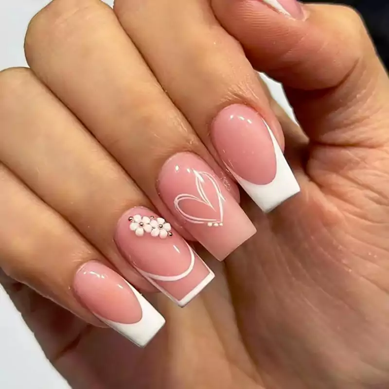 ایده فرنچ سفید ناخن