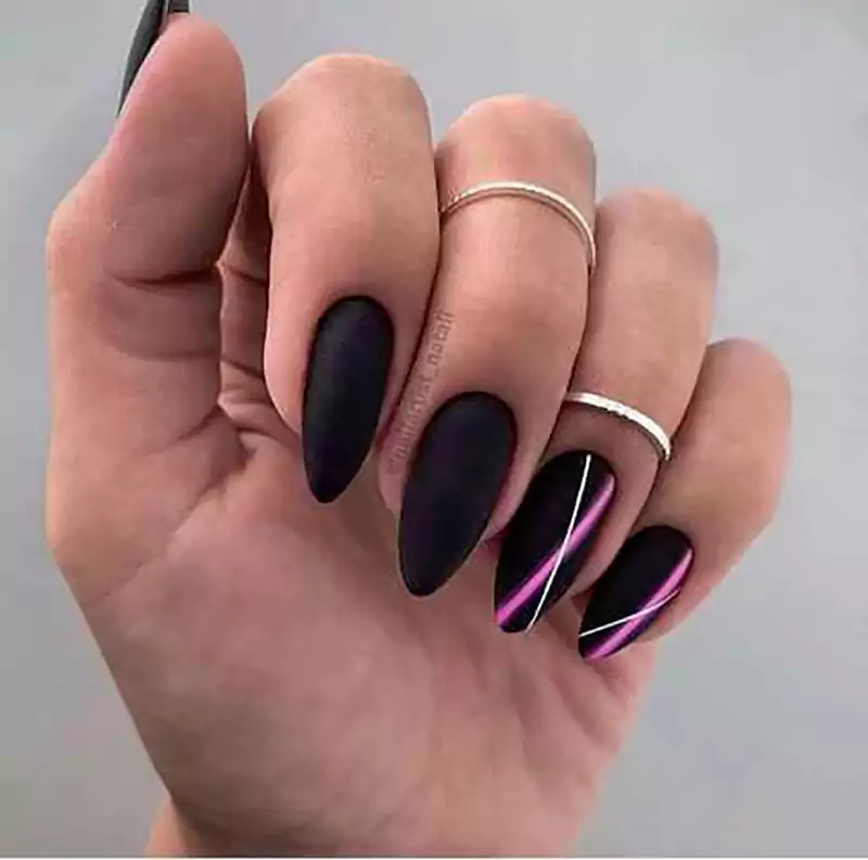 ایده طراحی ناخن رنگ مشکی