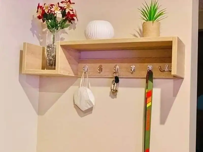 مدل شلف چوبی برای گلدان
