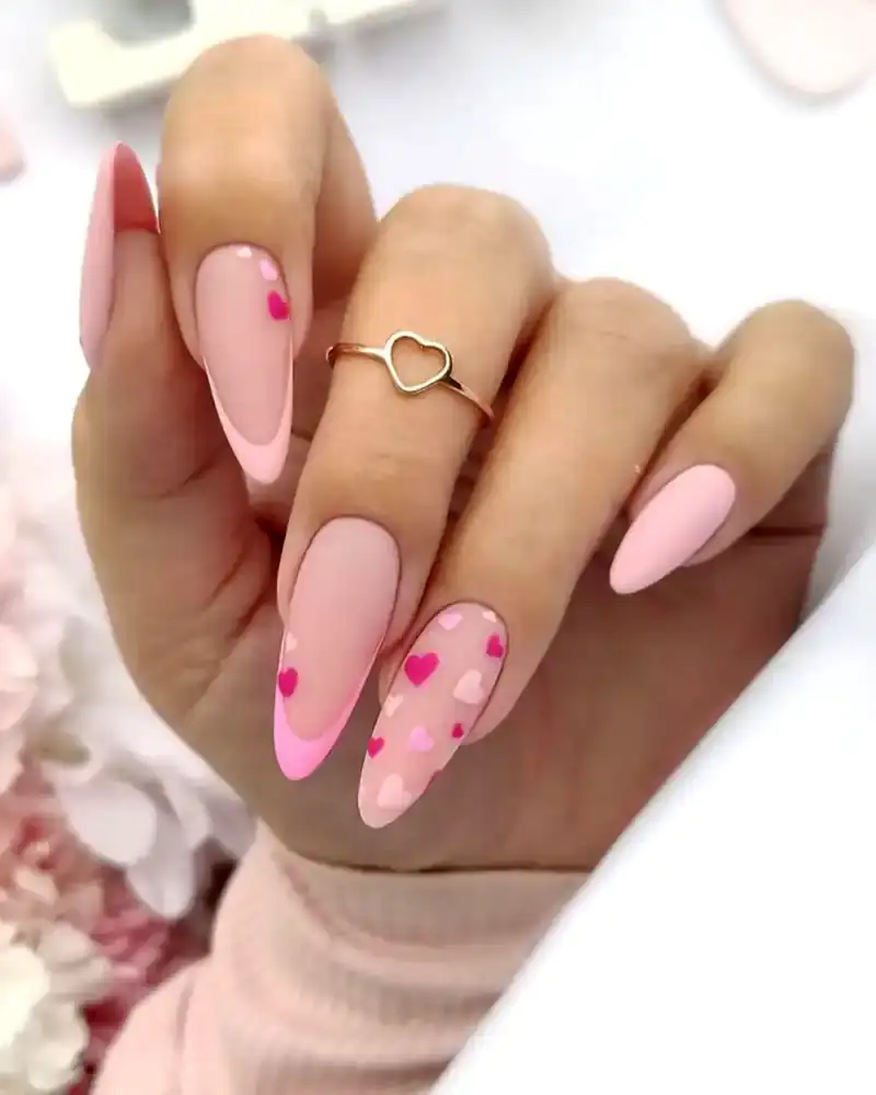 ایده طراحی ناخن با لاک صورتی