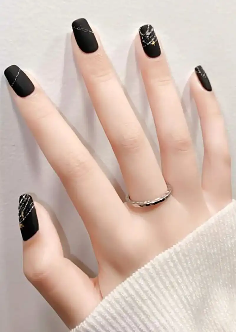 مدل دیزاین ناخن ساده و شیک