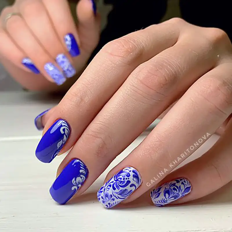 دیزاین ناخن به سبک سنتی و آبی