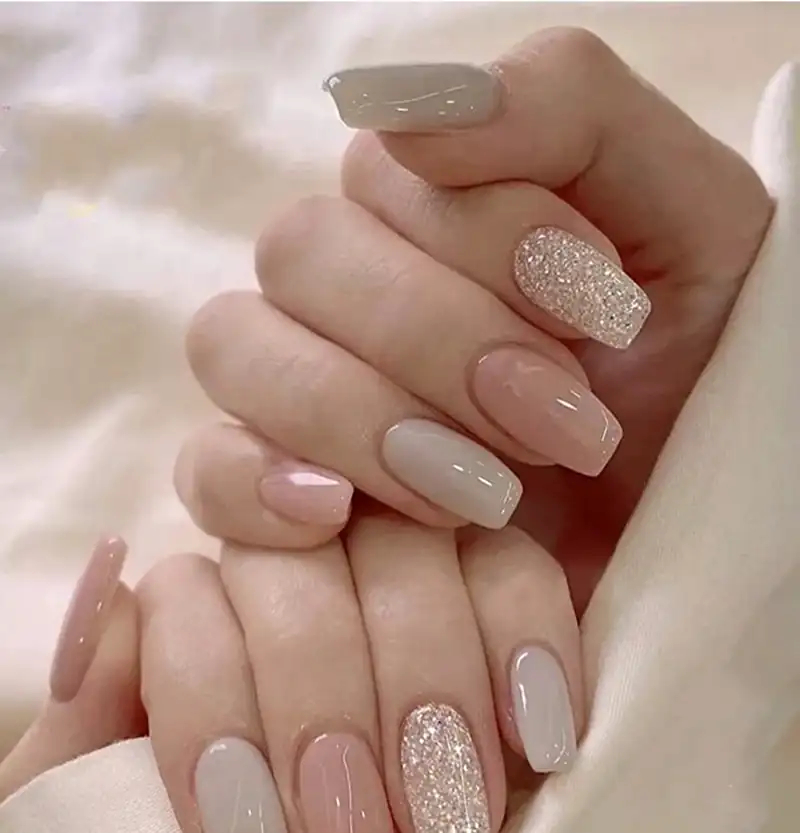 طرح ناخن ساده شیک و باکلاس