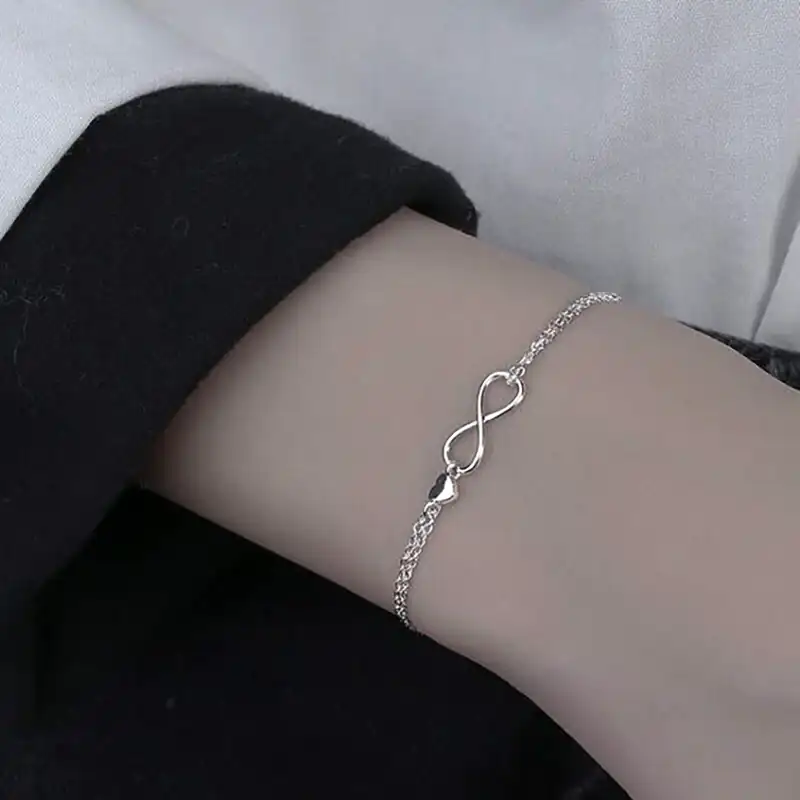 دستبند نقره با طراحی مینیمال