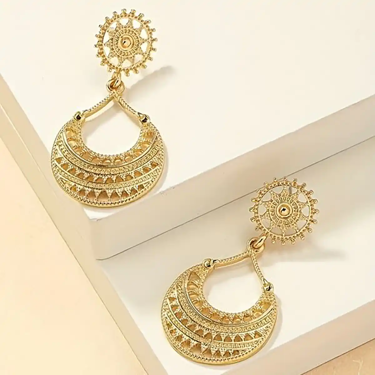 گوشواره آویزی کلاسیک