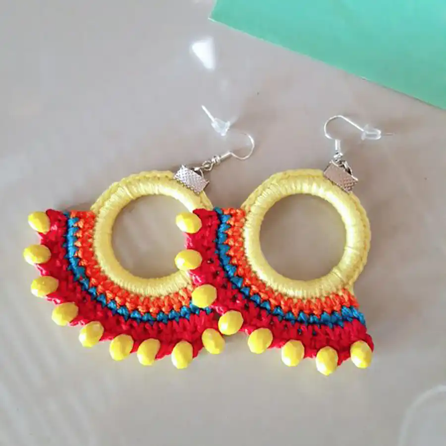 گوشواره قلاب بافی