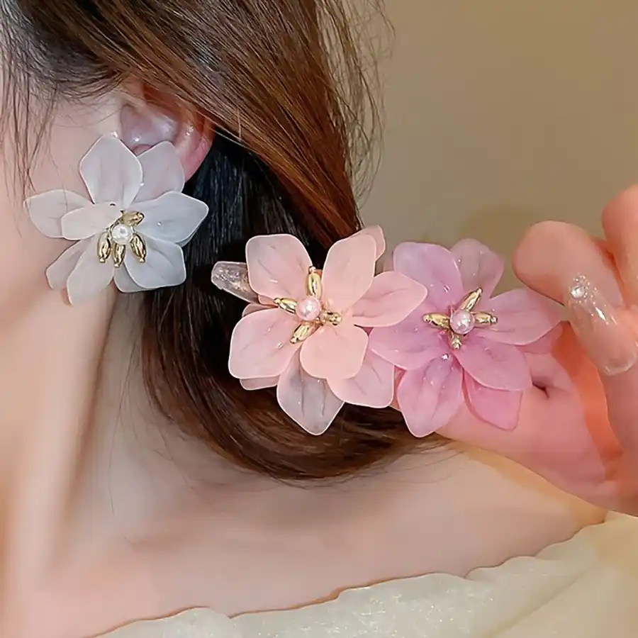 گوشواره گل دیزی صورتی