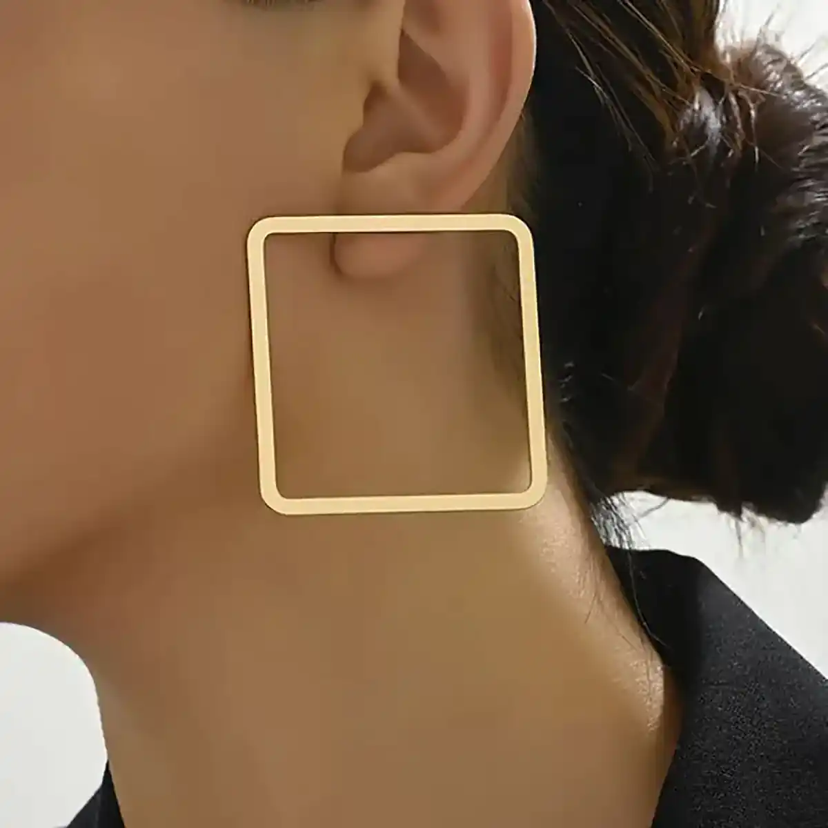 گوشواره طلا زنانه مربعی