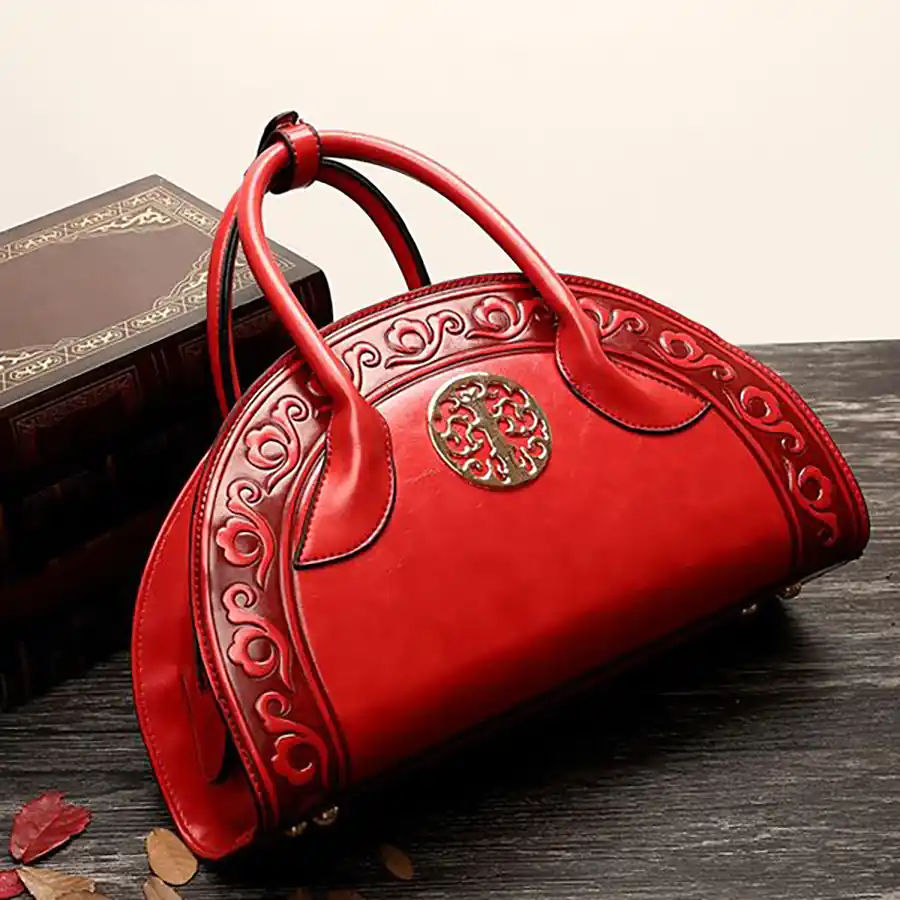کیف چرم گلدوزی شده