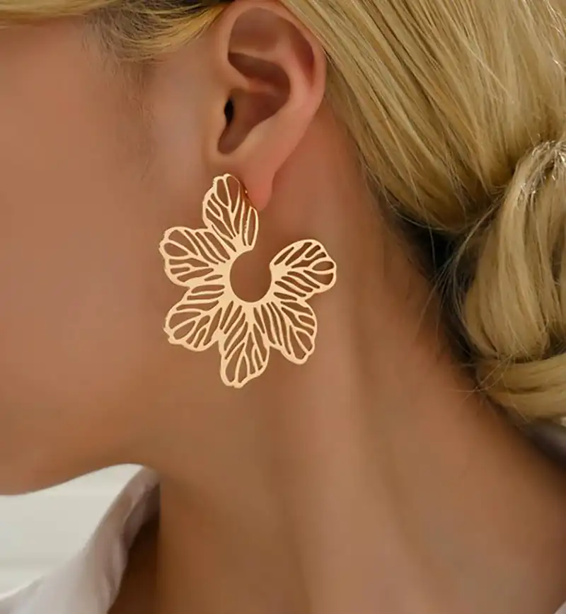 مدل گوشواره حلقه ای طرح گل