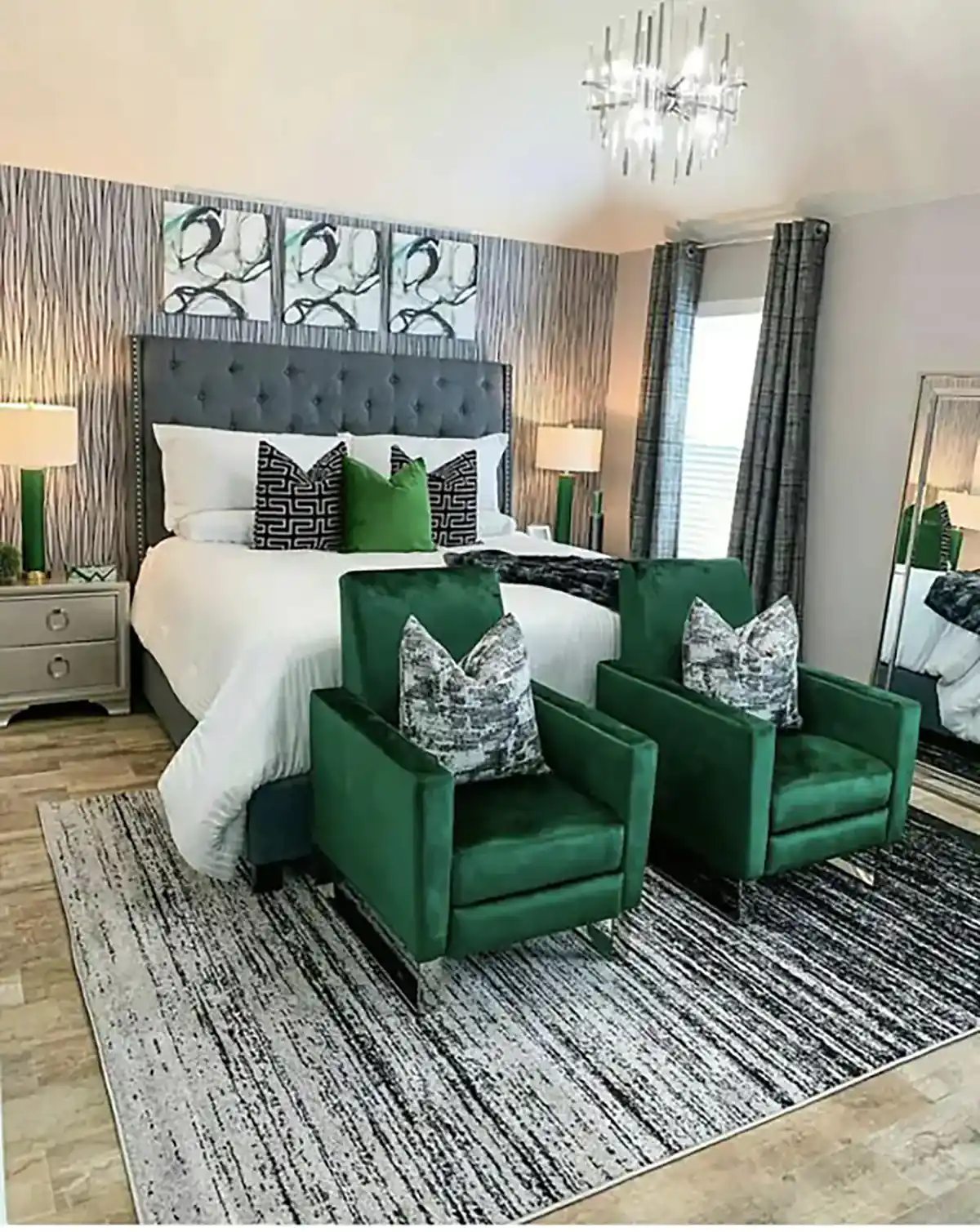 یک خونه گرم مدرن با دکور سبز زمردی