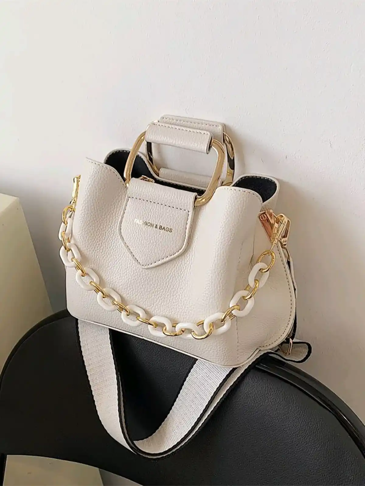 کیف سفید اسپرت