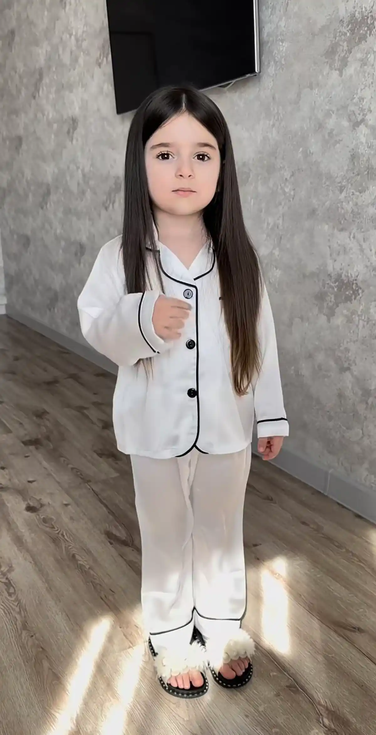 استایل بچه گانه دخترانه اسپرت