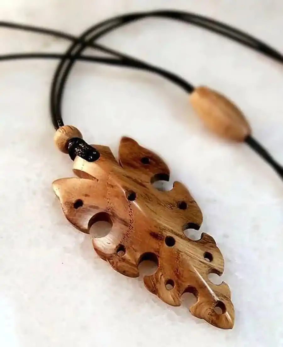 گردنبند چوبی دستساز
