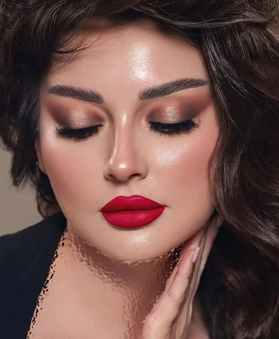 میکاپ لایت عروس با رژ قرمز
