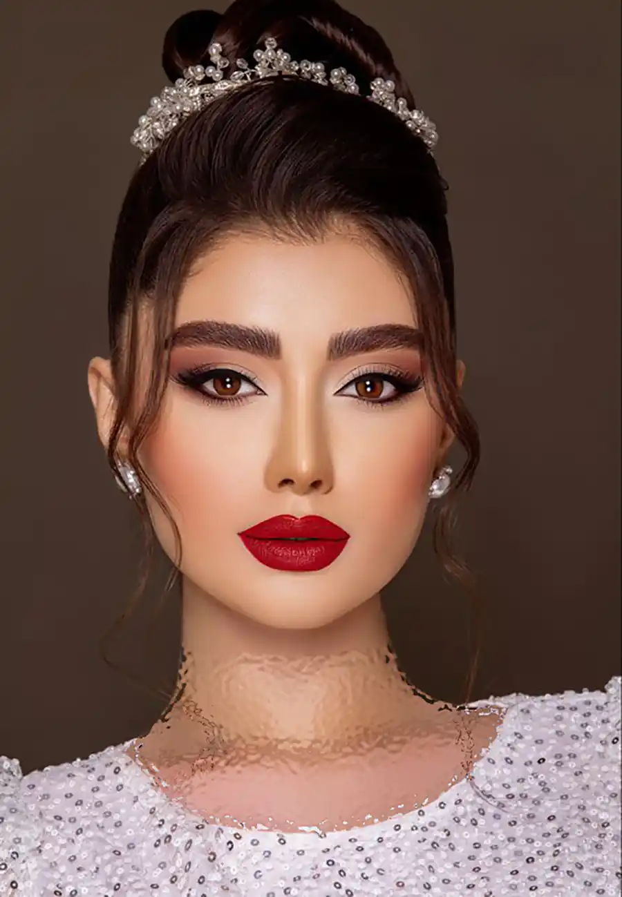 میکاپ لایت عروس با رژ قرمز