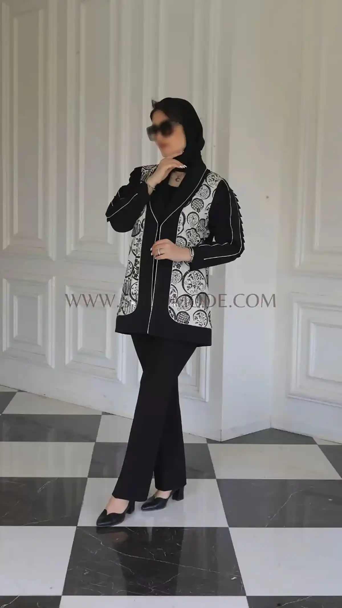 مانتو مشکی ترکیب سوزن دوزی