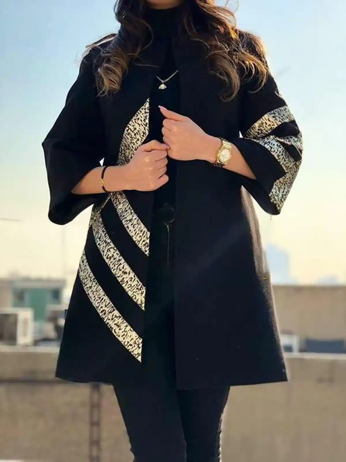 مانتو مشکی ترکیب سوزن دوزی