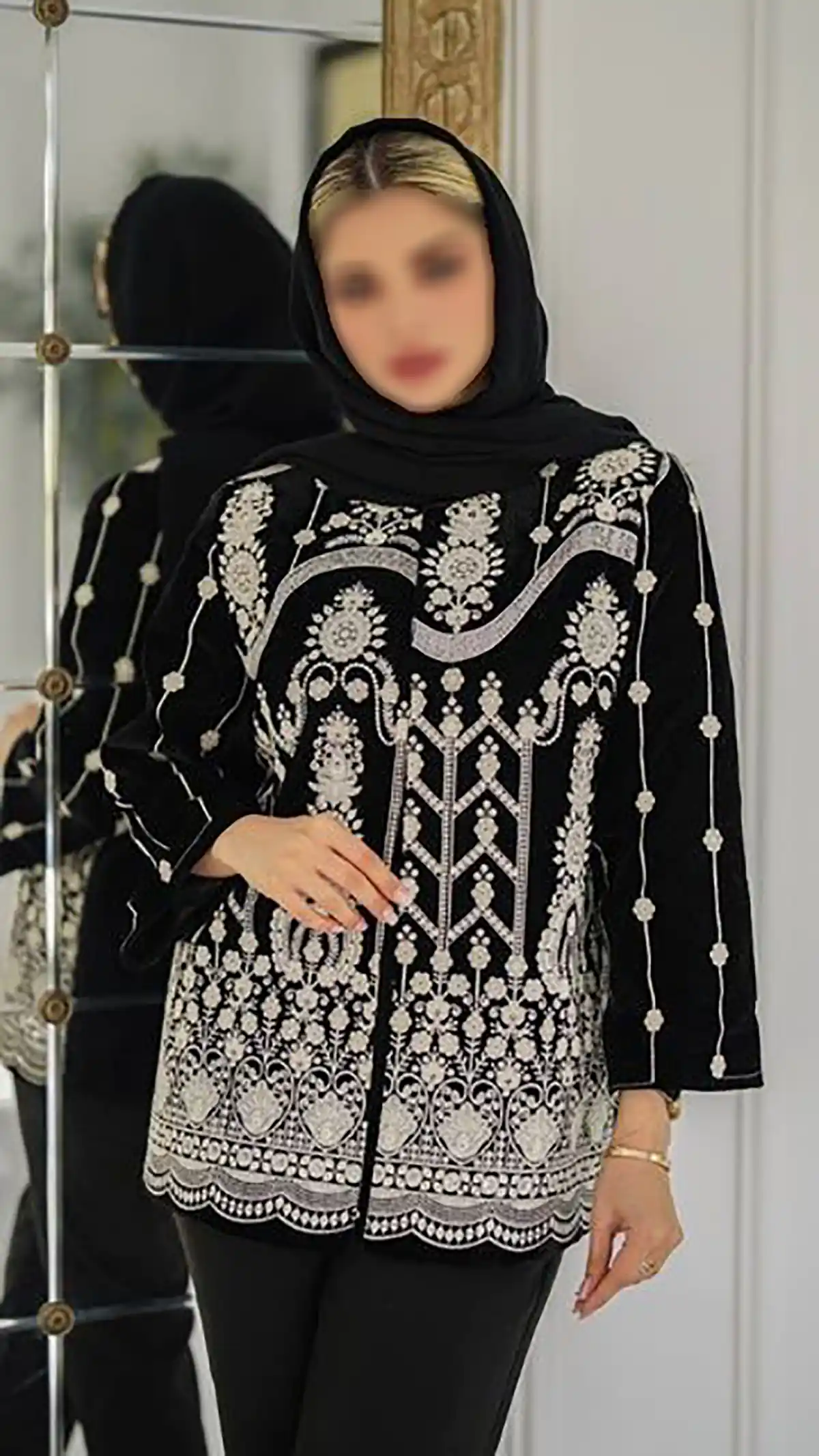 مانتو مشکی ترکیب سوزن دوزی
