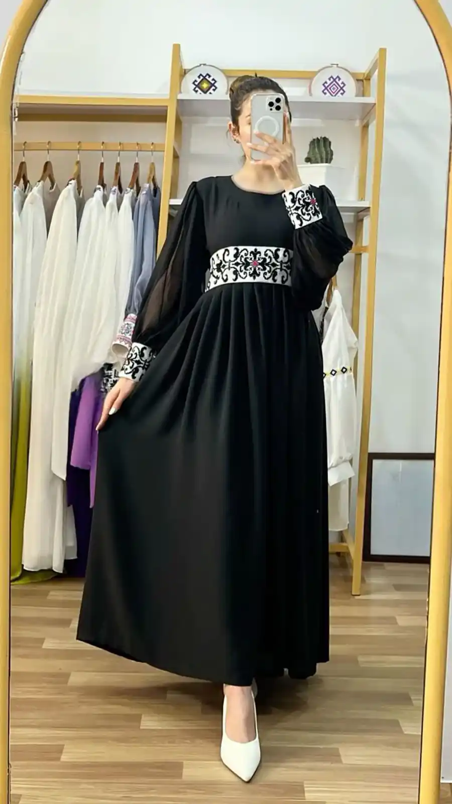 پیراهن گلدوزی شده افغانی