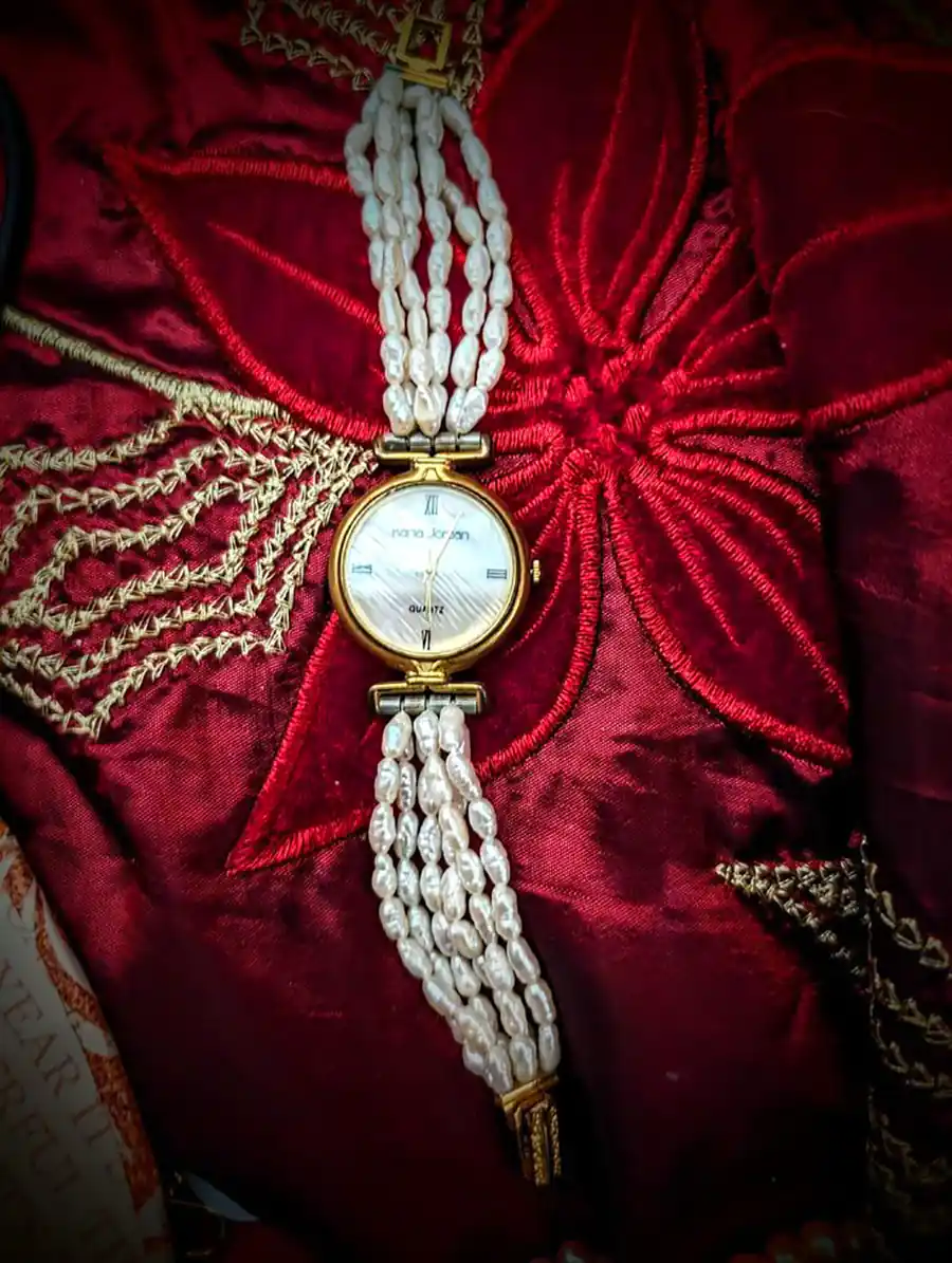 ساعت مچی زنانه مرواریدی لوکس
