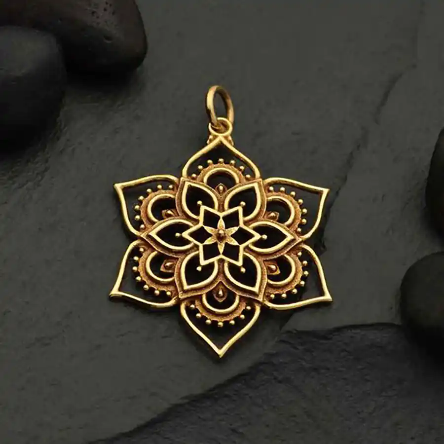 گردنبند طلایی چاکرای قلب