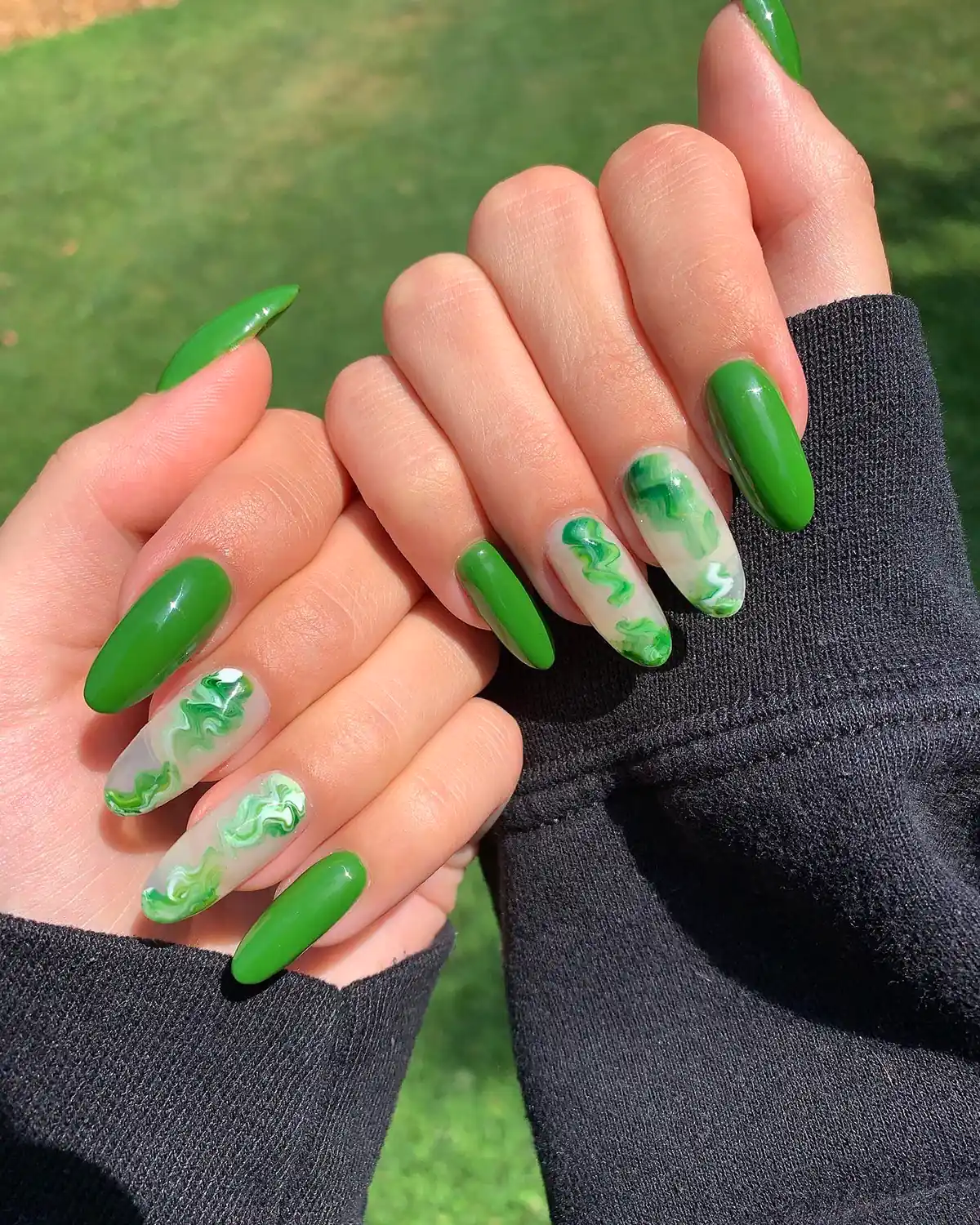 طراحی ناخن سبز ماربل نئونی