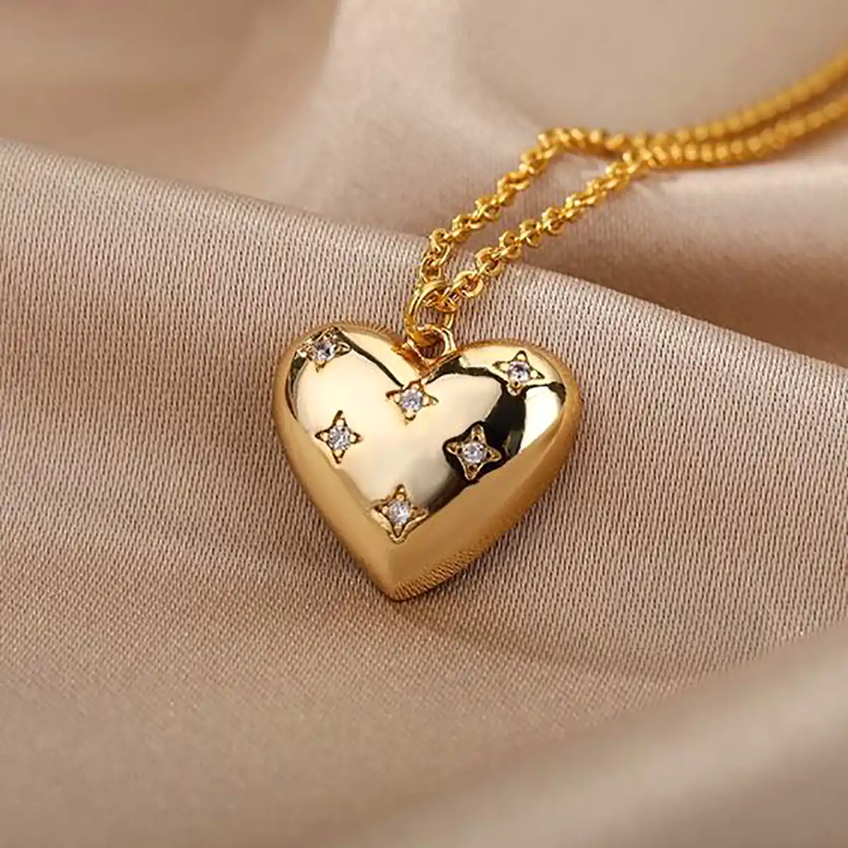 آویز طلای شیک و منحصربهفرد