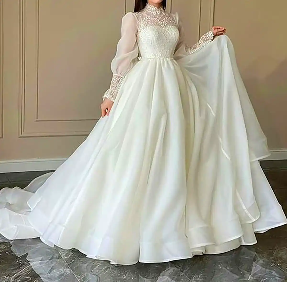 لباس عروس لوکس پوشیده