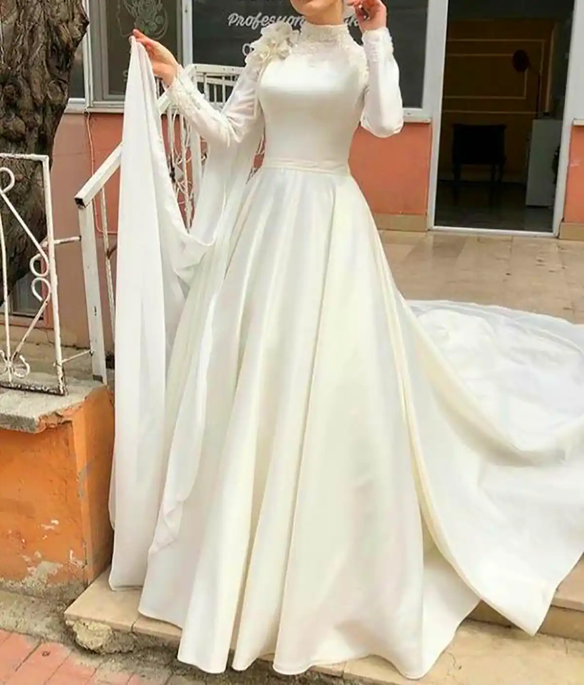 لباس عروس لوکس پوشیده