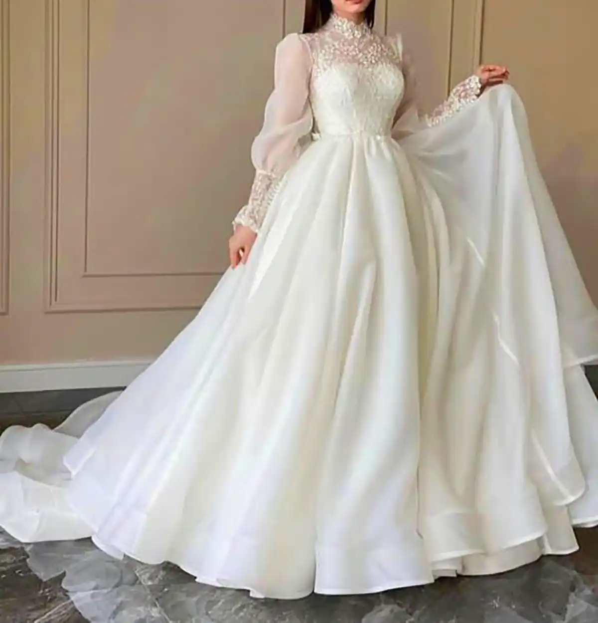 لباس عروس لوکس پوشیده