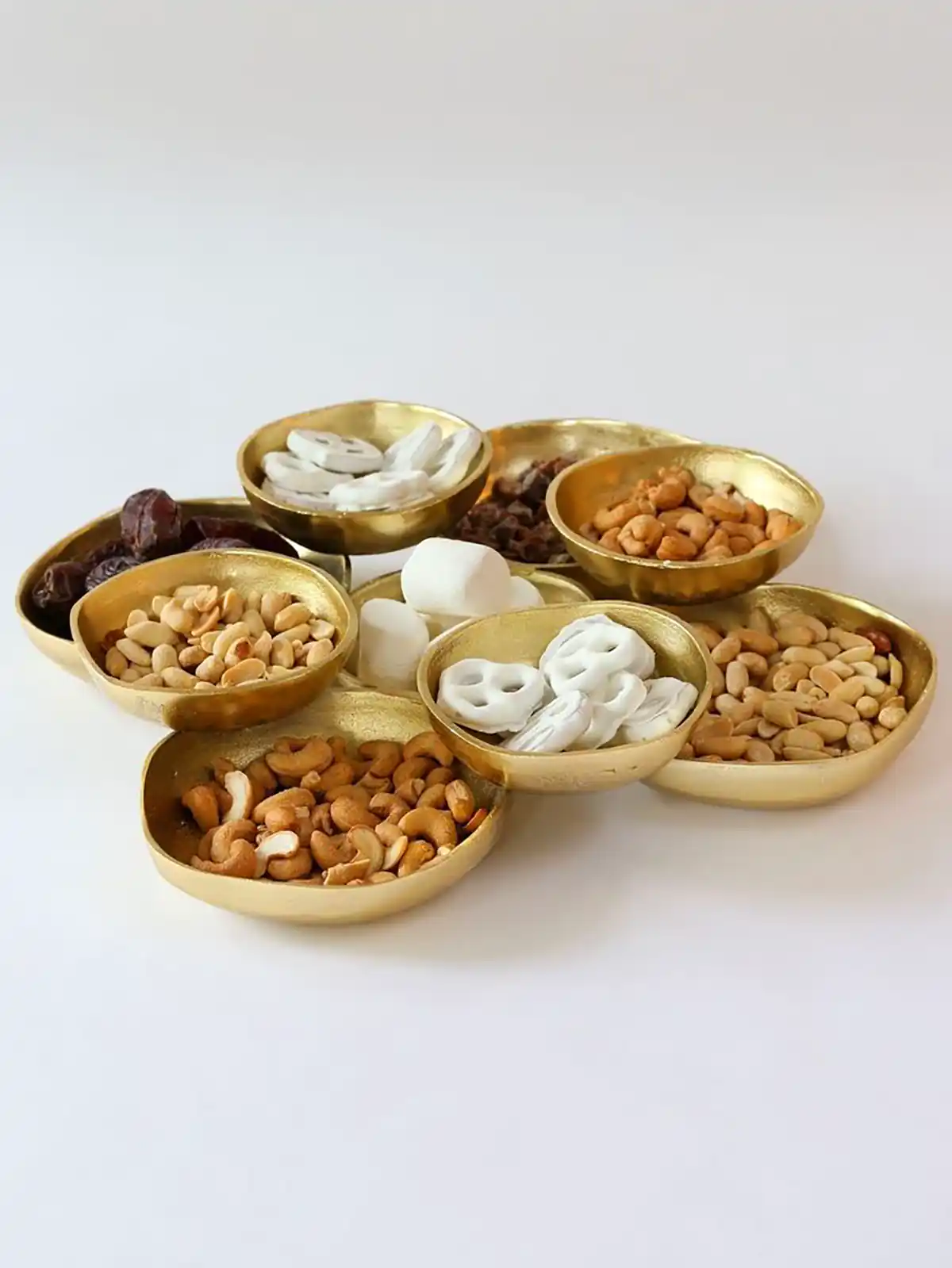ظروف سرو برنجی لوکس