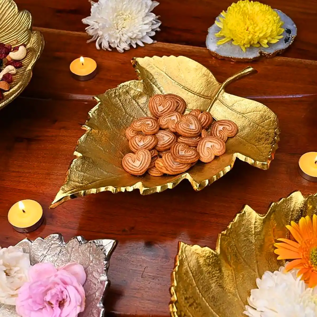 ظروف سرو برنجی لوکس