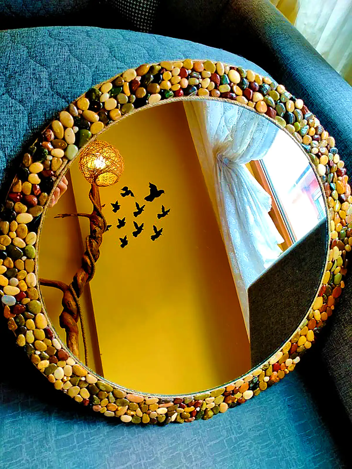 آینه گرد قاب سنگی