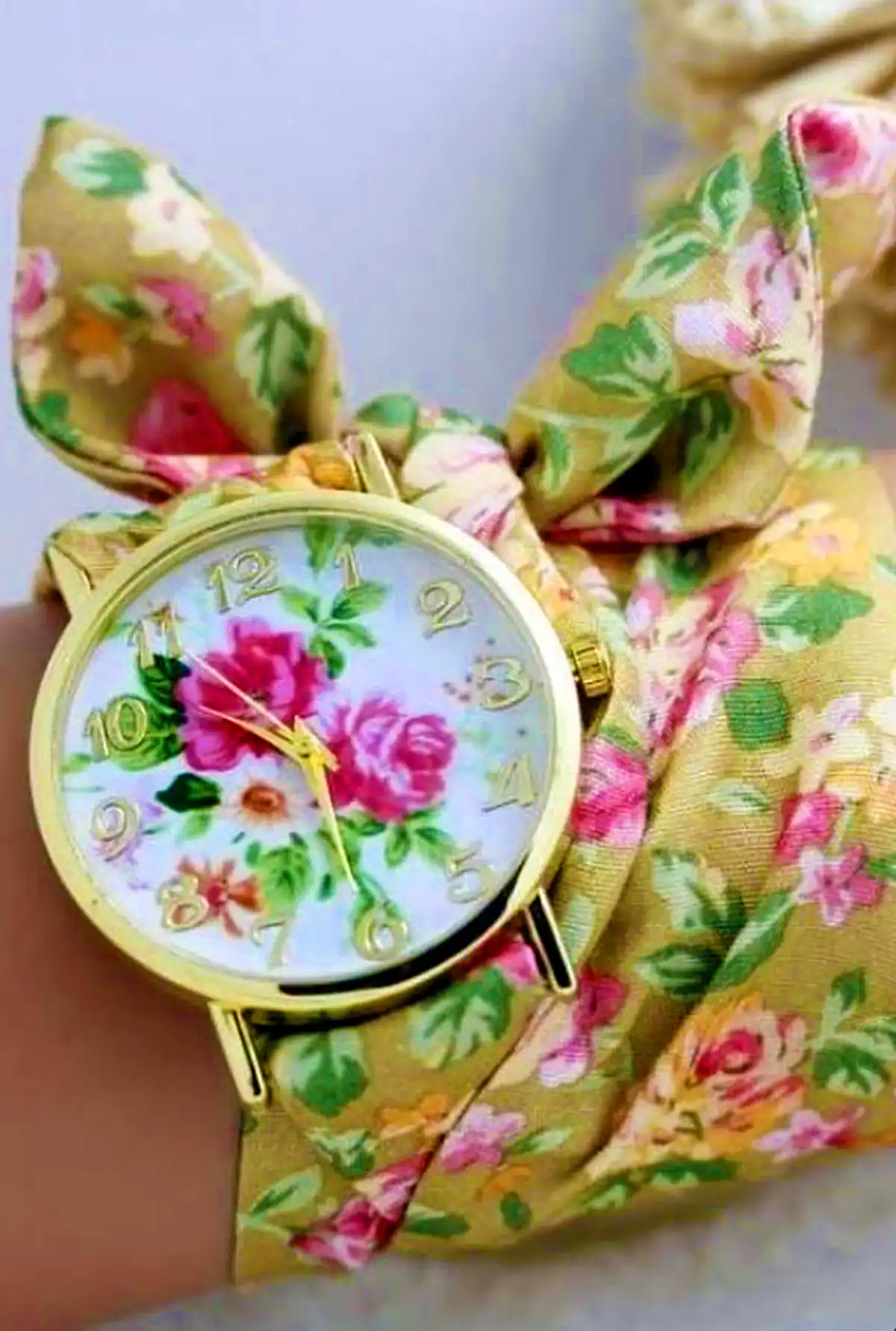 ساعت مچی گل گلی زنانه
