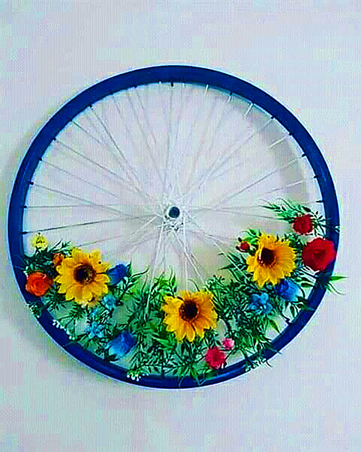 تاج گل روی چرخ دوچرخه