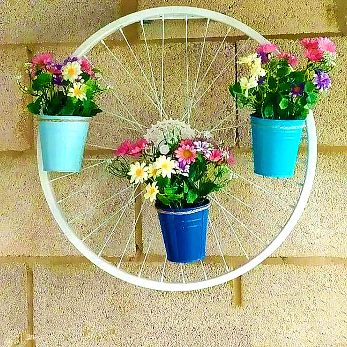 تاج گل روی چرخ دوچرخه
