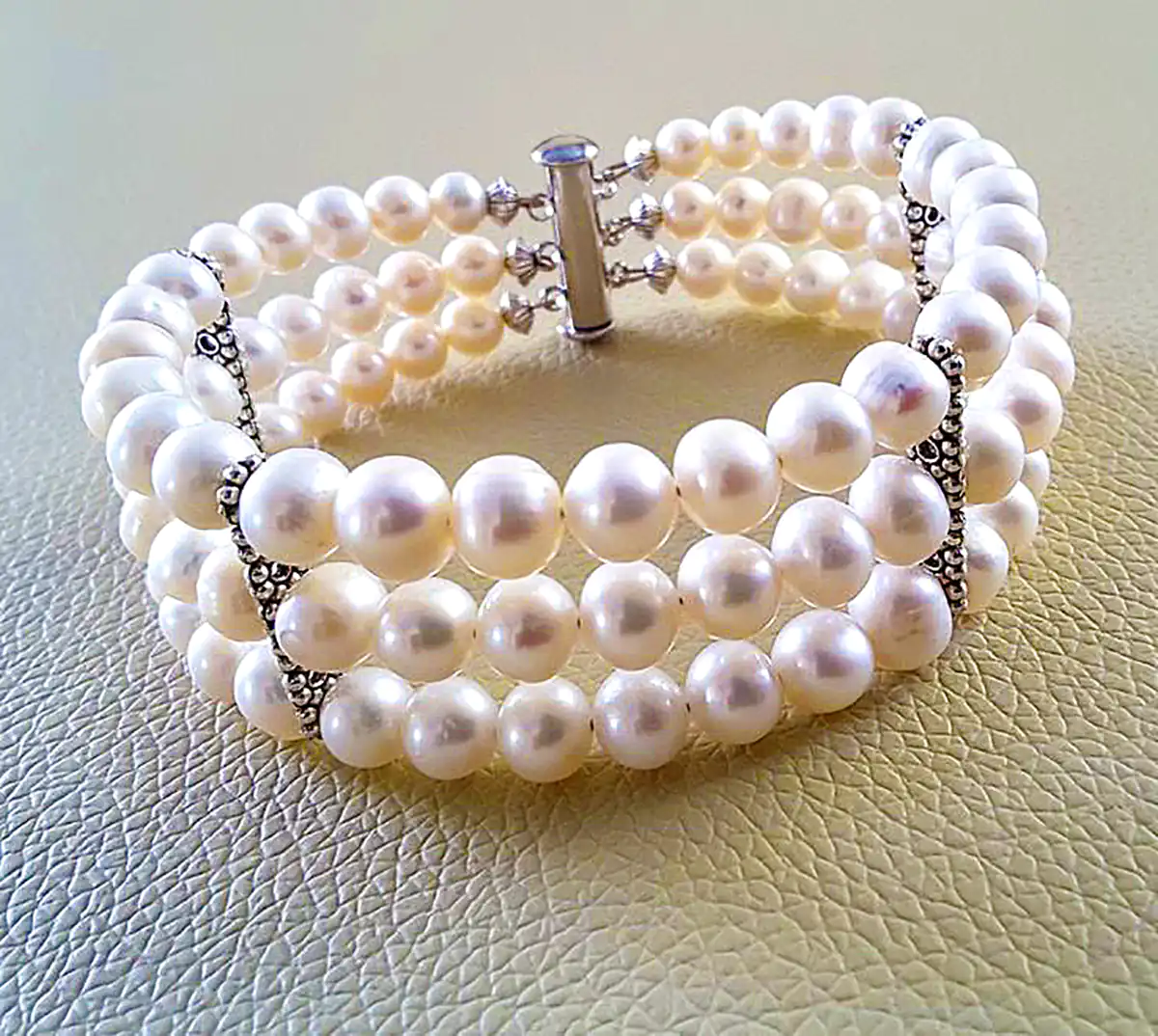 اکسسوری زیبای مرواریدی