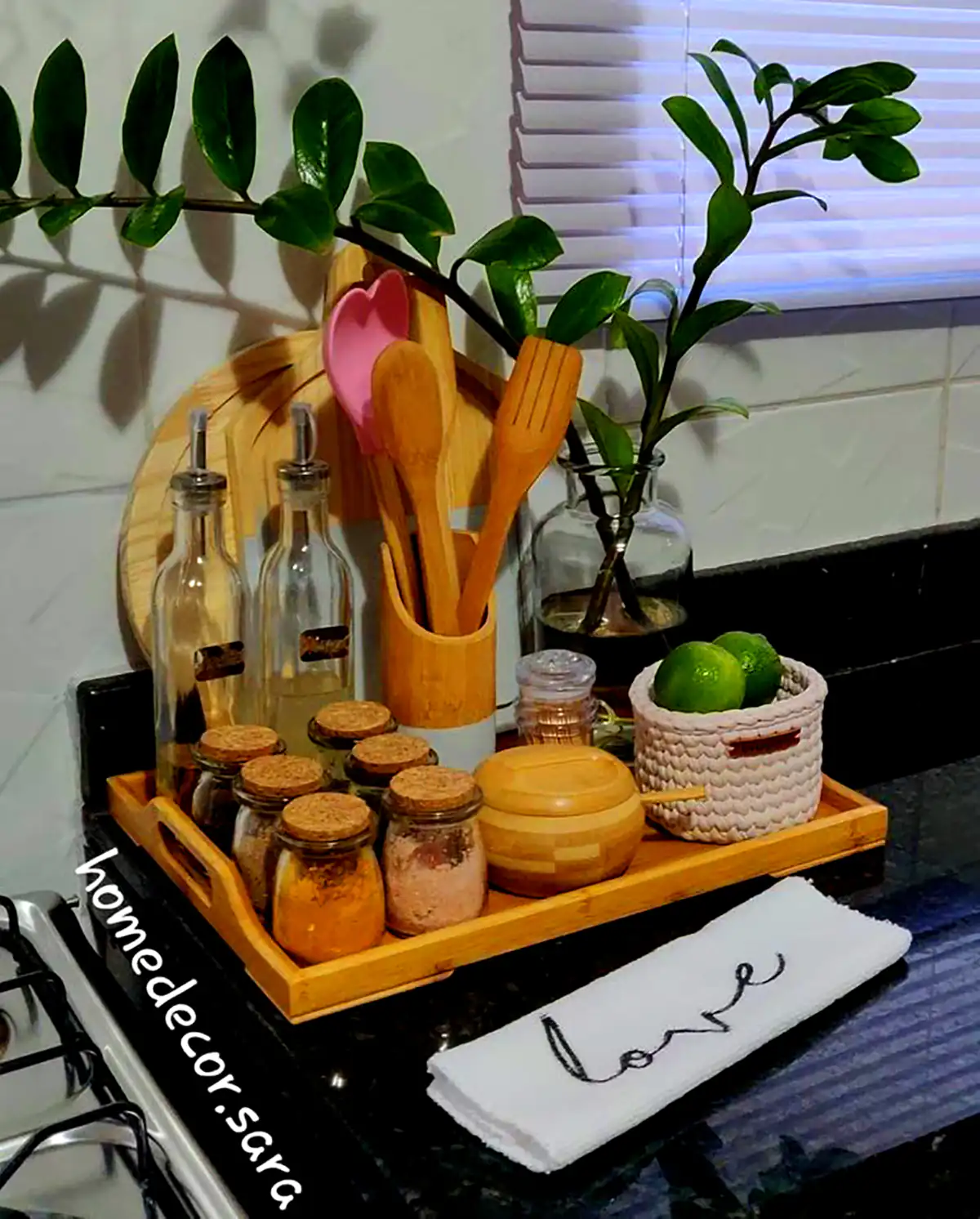 چیدمان مدرن کنار گاز