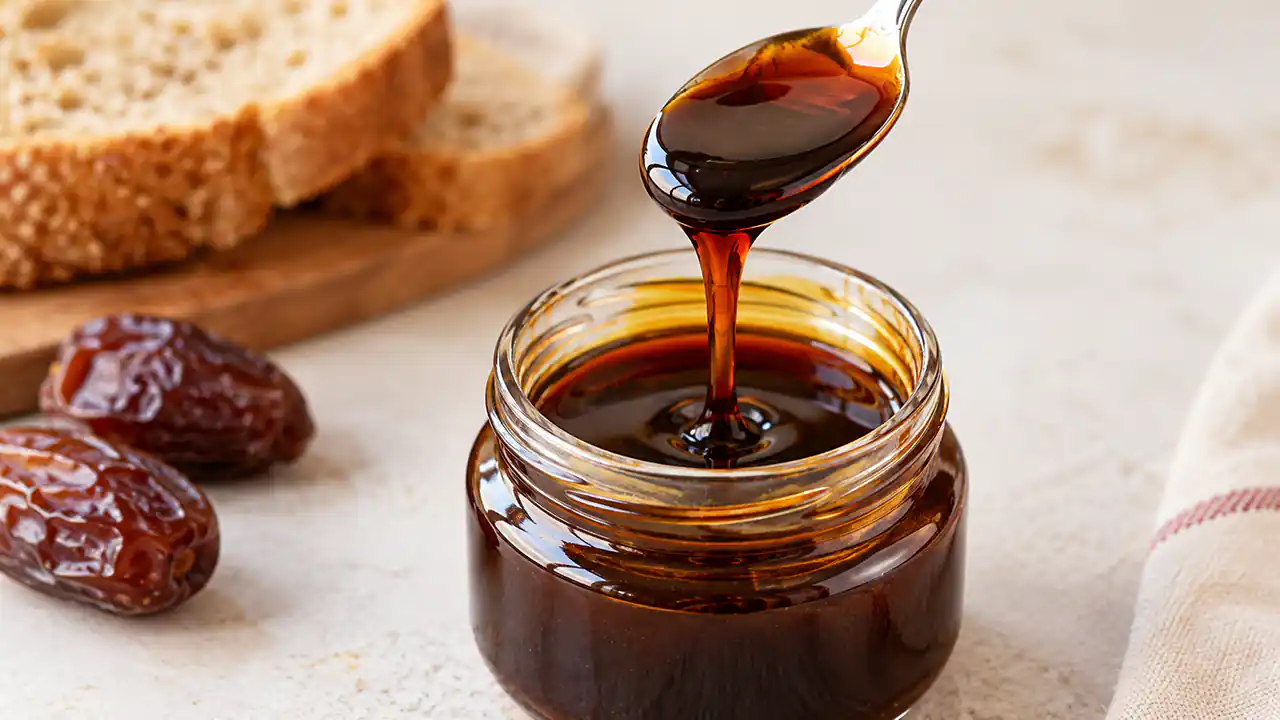 خواص شیره خرما برای بدن؛ از انرژی تا نکات مصرف
