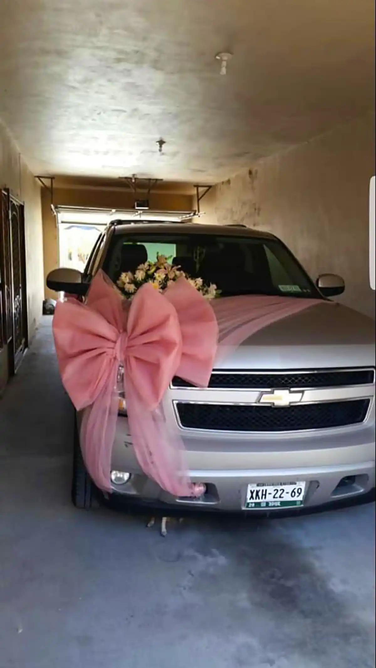 گل آرایی ماشین عروس