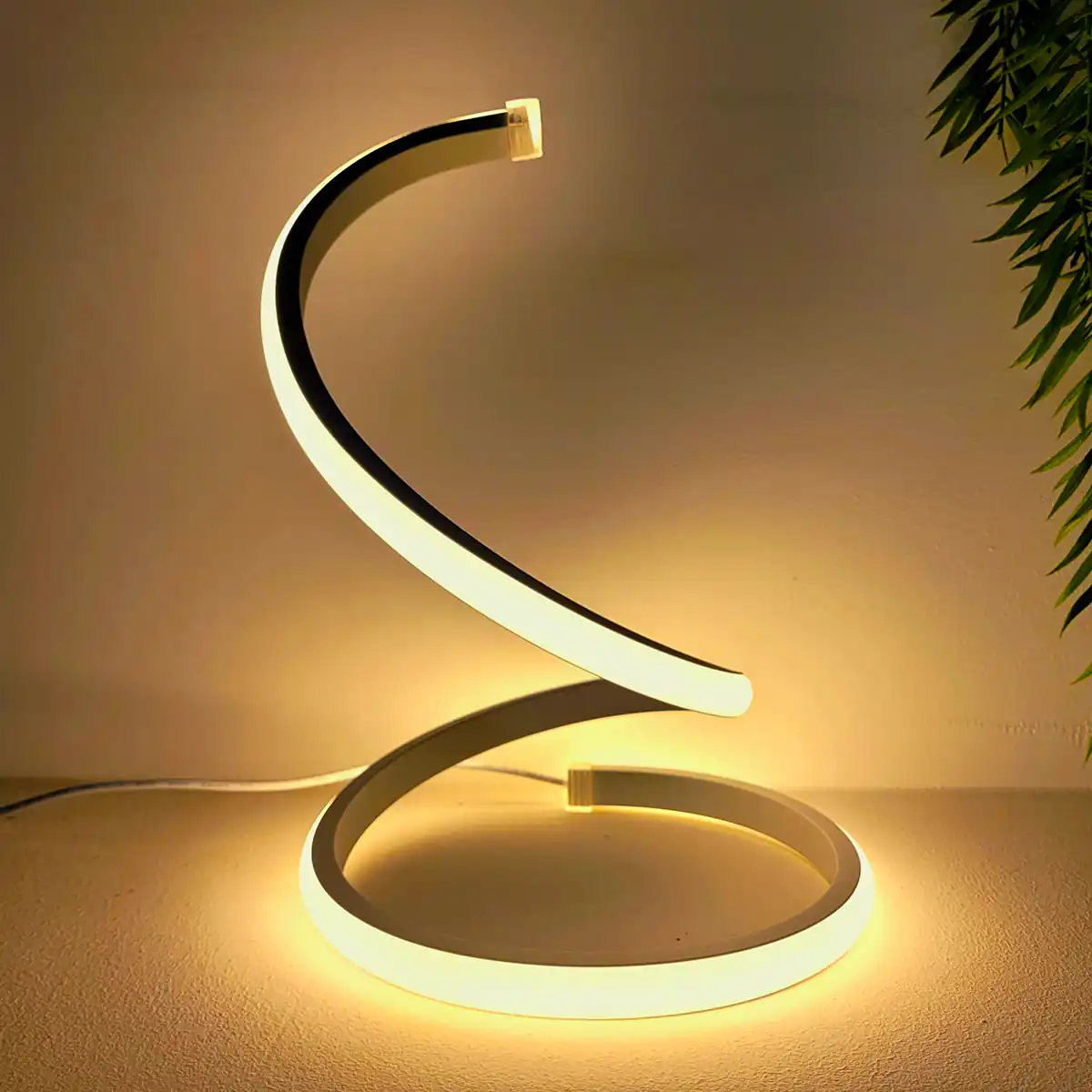 چراغ مطالعه چوبی مینیمال