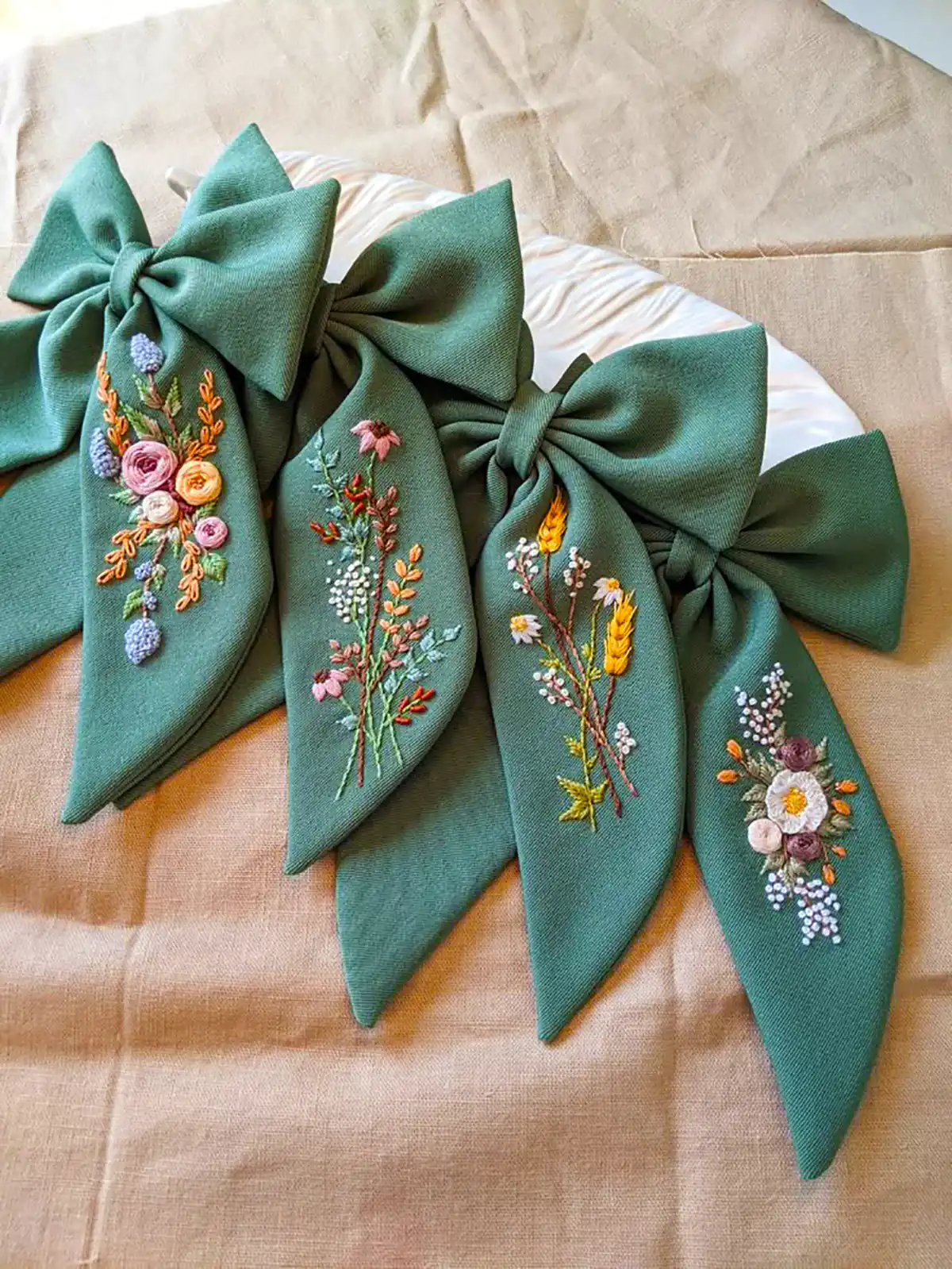 گیره مو پاپیونی