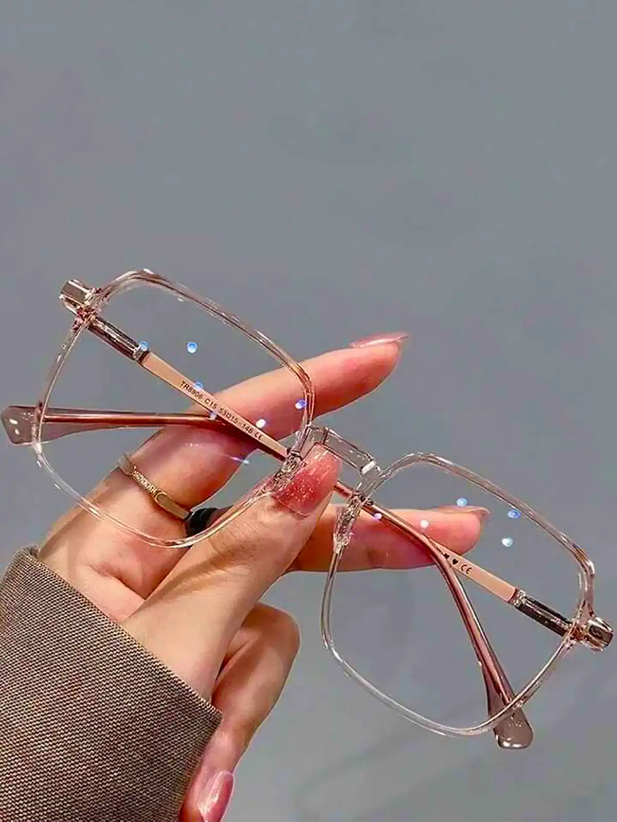 عینک طبی دخترانه