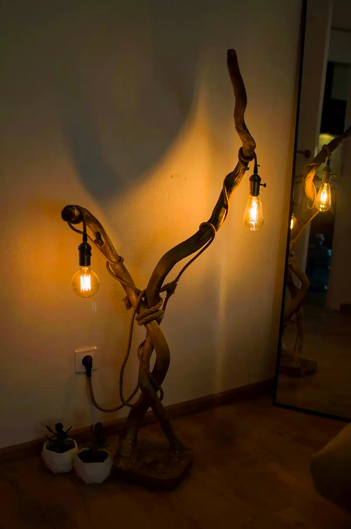 آباژور تنه درختی