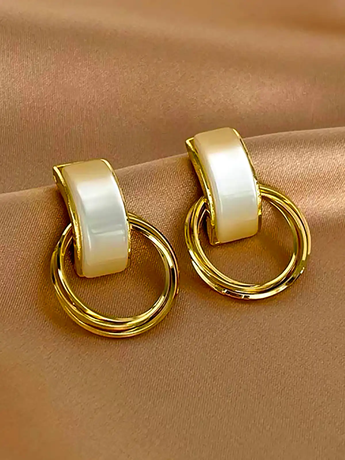 گوشواره مدرن صدفی شیک