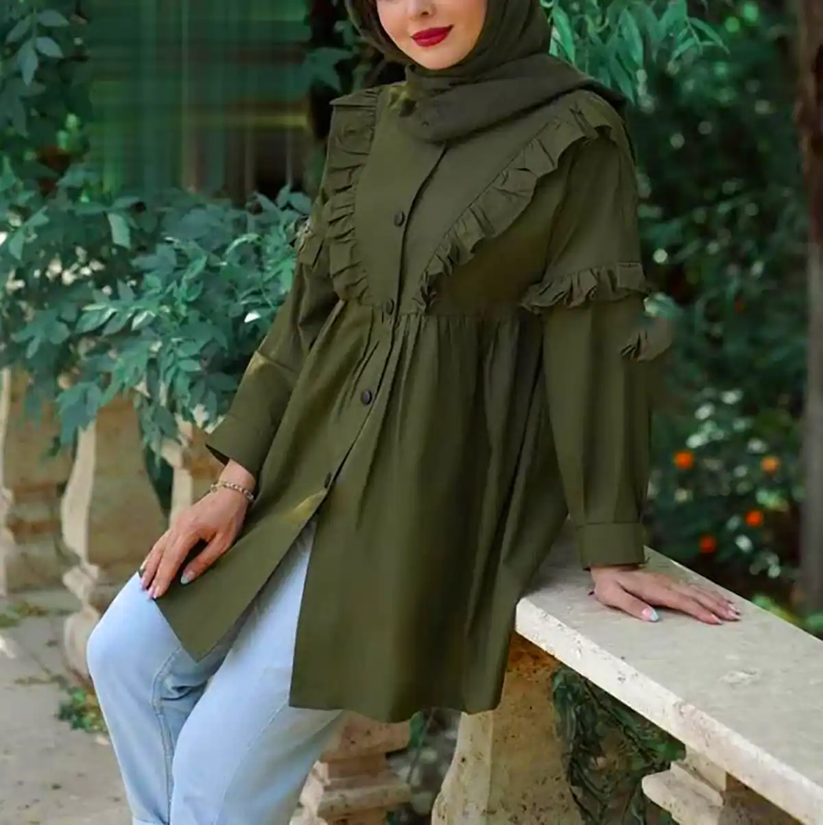 مانتو ساده خوش فرم با پارچه لطیف