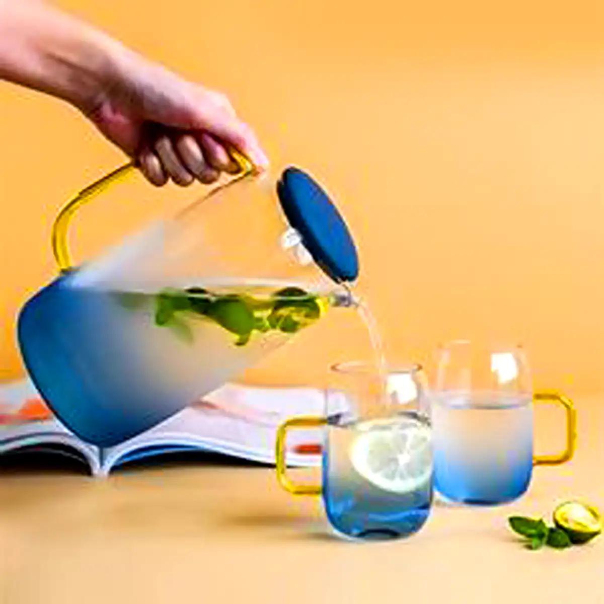 پارچ و لیوان شفاف مدرن
